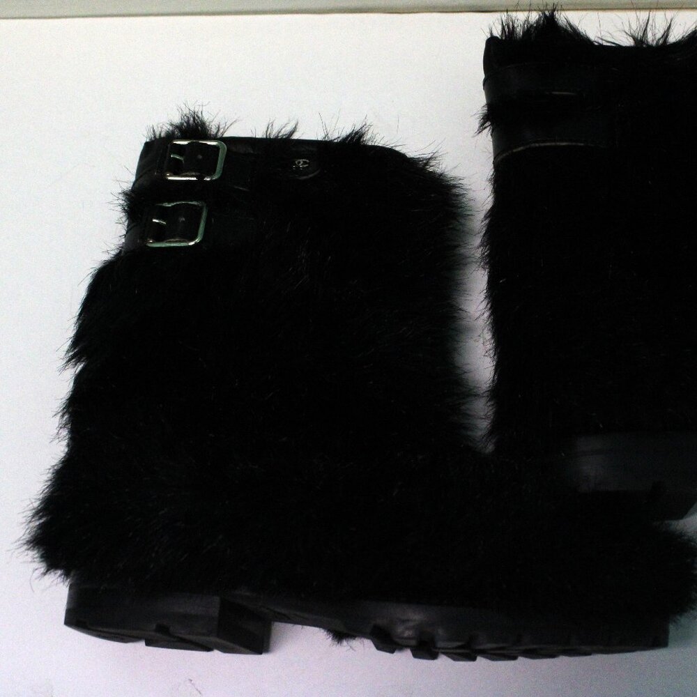 Chanel  faux fur boots with leather trim and rubber soles Black Size 38